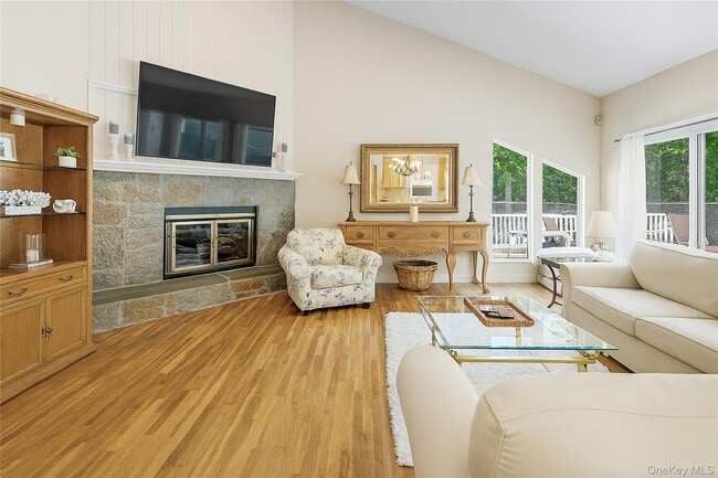 Building Photo - 60 Quogue Riverhead Rd