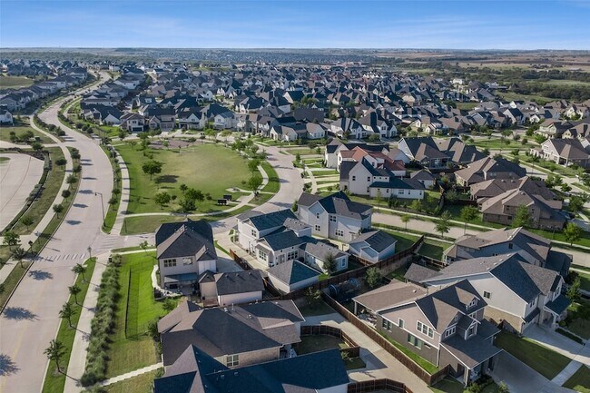 Building Photo - 14104 Cross Oaks Pl