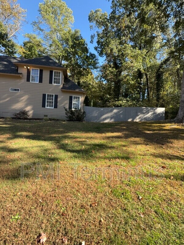 Building Photo - 4756 Forest Glen Ct NE