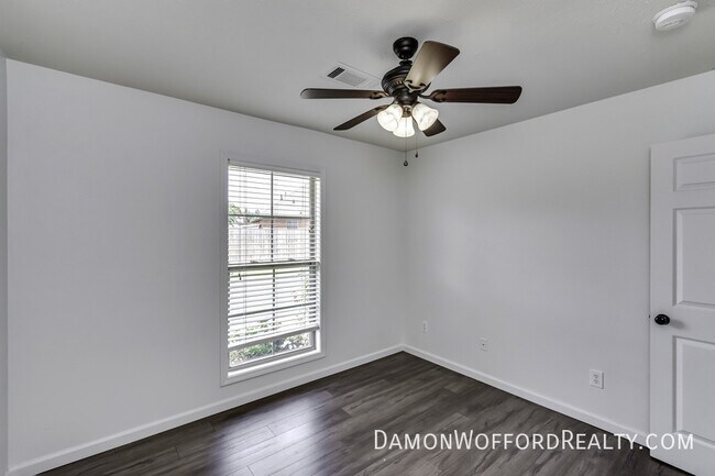 Building Photo - 107 Emery Drive