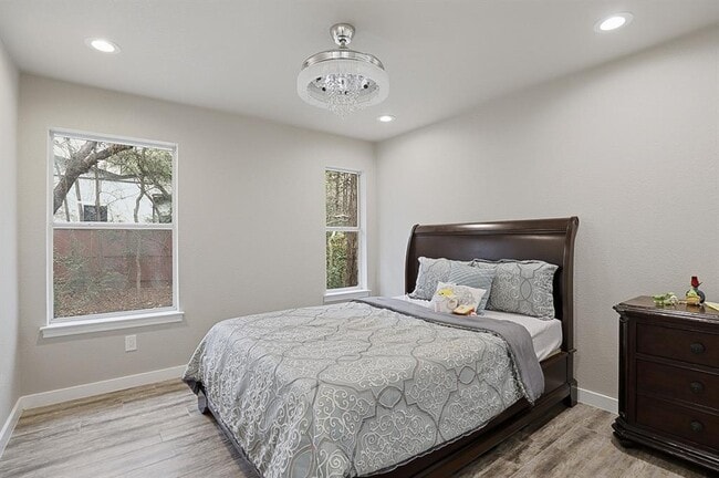 Building Photo - 445 Rocky River Rd