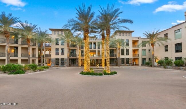 Building Photo - 8 Biltmore Estates Dr