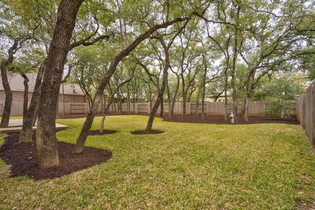 Building Photo - Beautiful 4 Bedroom, 3.5 Bathroom Home with Garage & Private Backyard