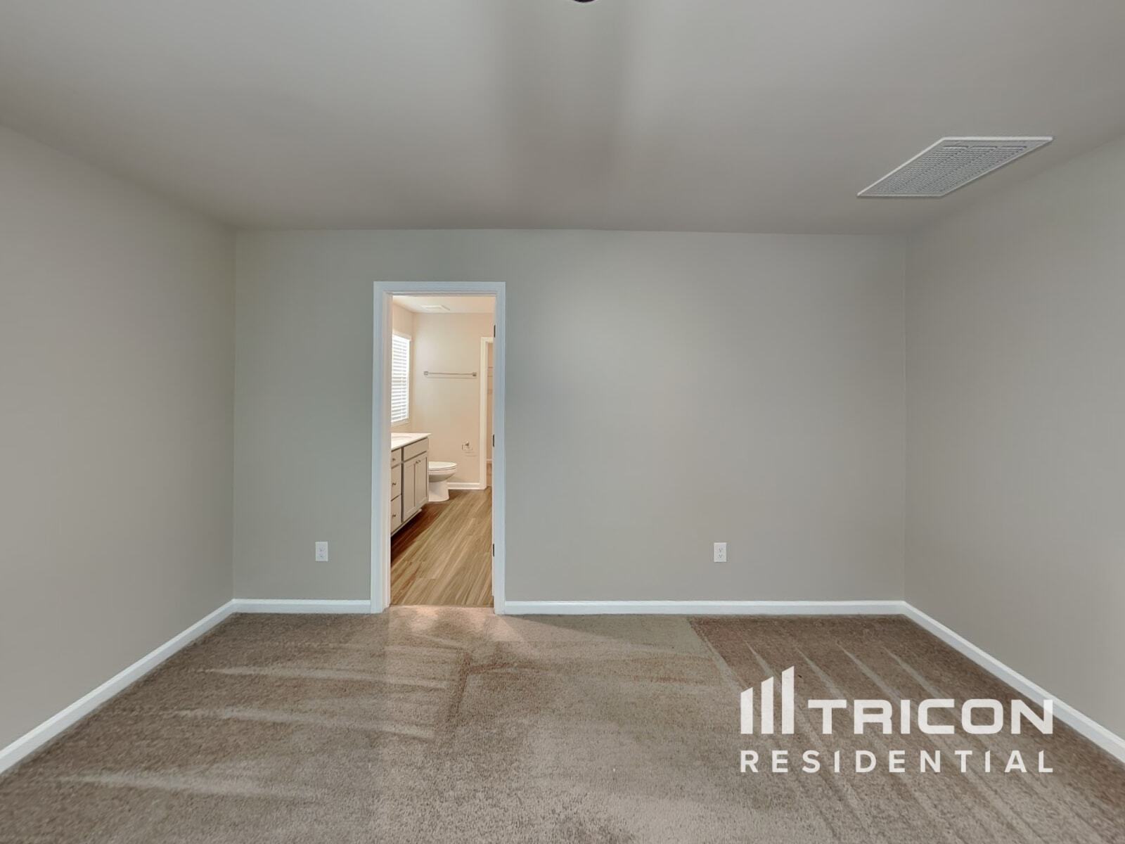 Building Photo - 1361 Woodhouse Dr