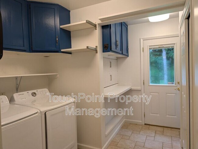 Building Photo - 9707 Covedale Dr