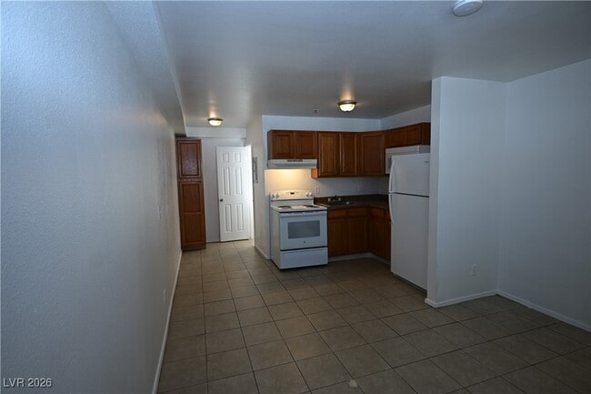 Building Photo - 3017 E Carey Ave