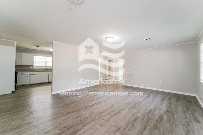 Building Photo - 2751 Glenn St