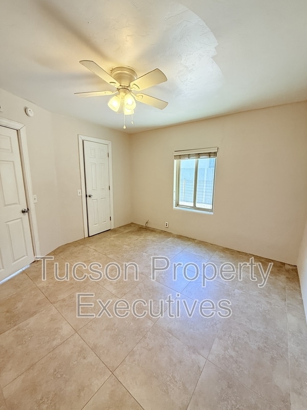 Building Photo - 2925 N Estrella Ave