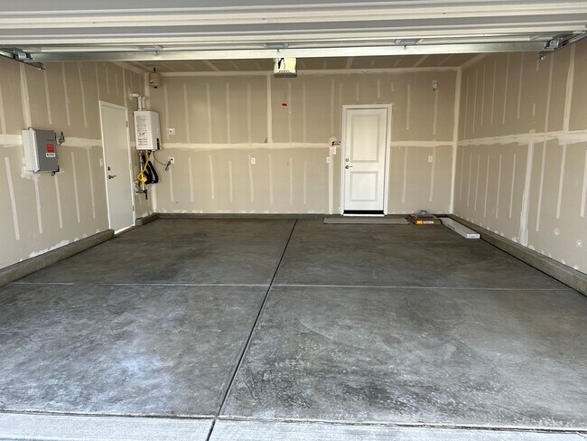 Building Photo - 3040 Vaughn Way