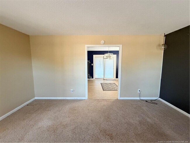 Building Photo - 4946 Pinewood Dr