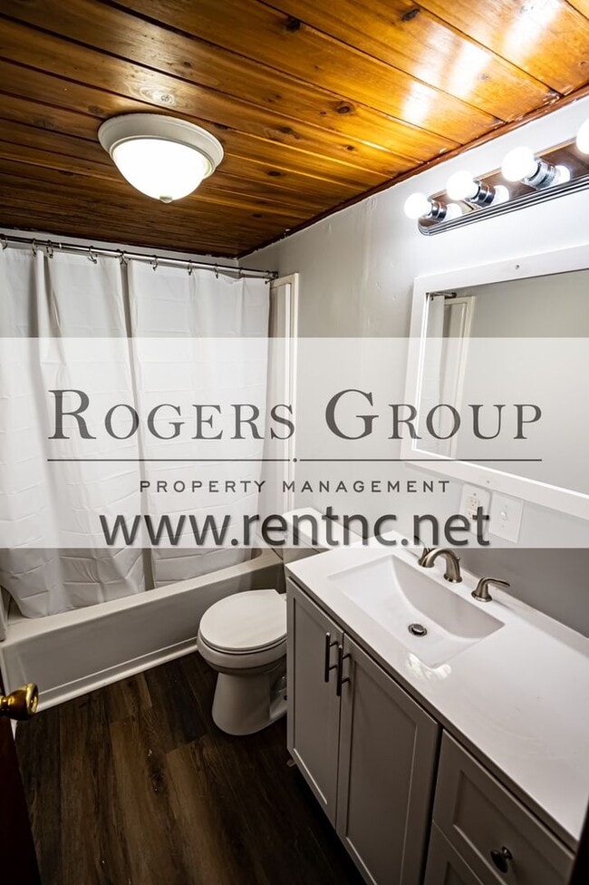 Building Photo - 543 W Green St