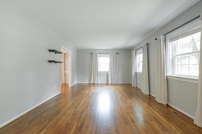 Building Photo - 1041 Warminster Dr
