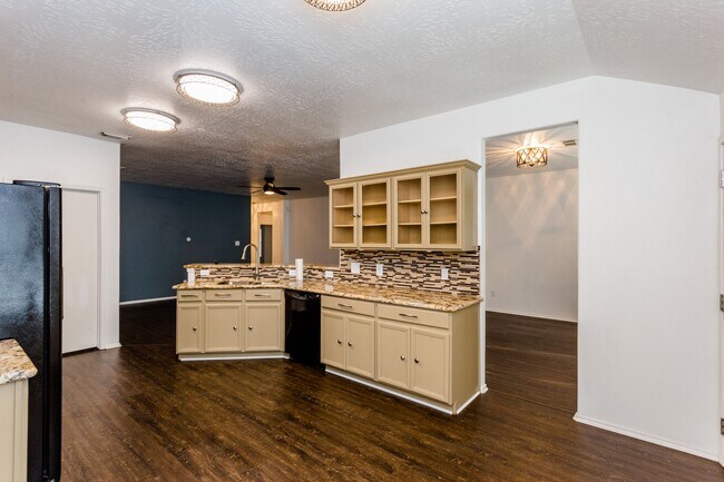 Building Photo - 2834 Trinity Glen Ln