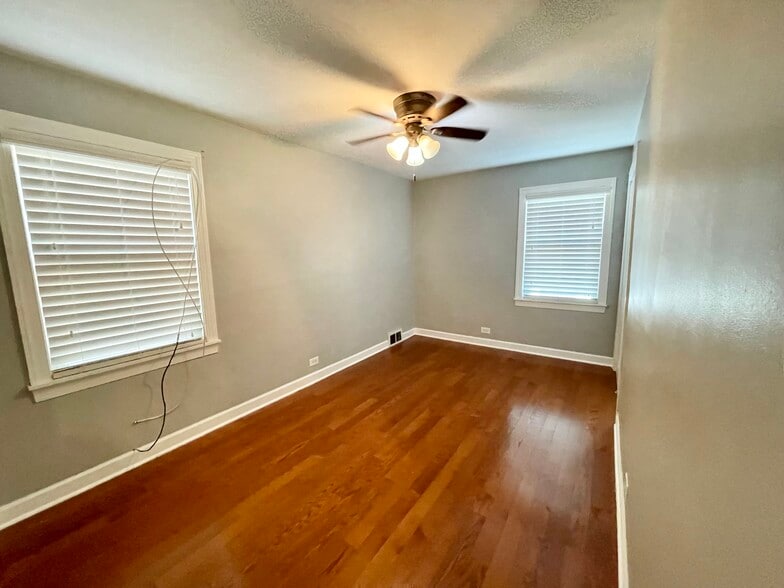 Building Photo - 5755 S Meade Ave