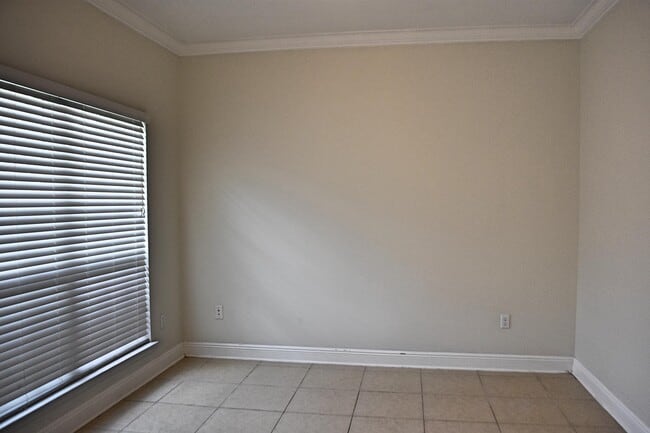 Building Photo - 103 Lagrange Landing