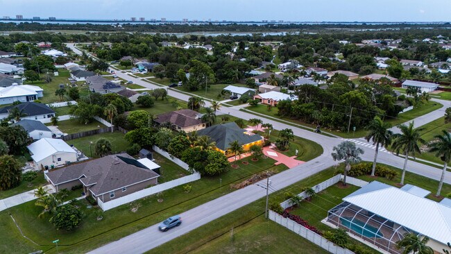 Building Photo - 2853 SE Melaleuca Blvd