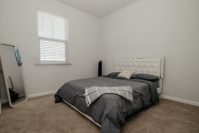 Building Photo - One-Level Living in Ladson
