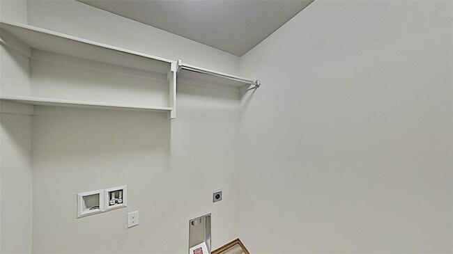 Building Photo - 5521 Cheyenne Rd