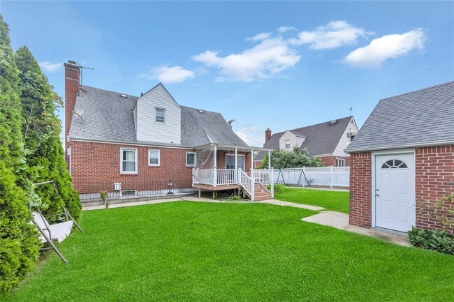 Building Photo - 933 Fenworth Blvd