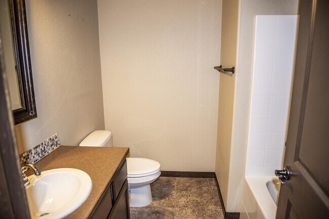 Building Photo - 7719 Good Water Loop