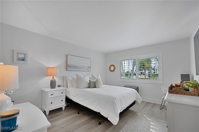 Building Photo - 1950 Gulf Shore Blvd N