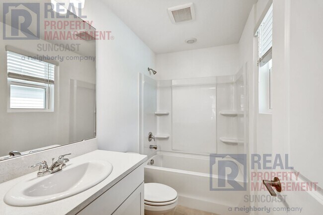 Building Photo - 8700 Daybreak St