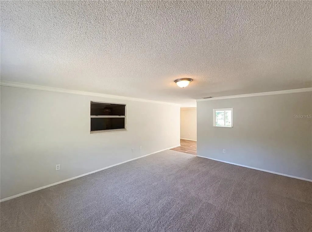 Building Photo - 638 Blackthorn Dr
