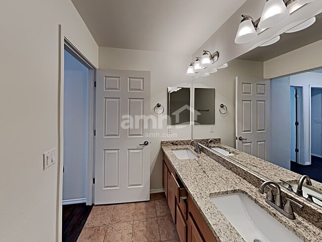 Building Photo - 14376 N Bannerstone Ct