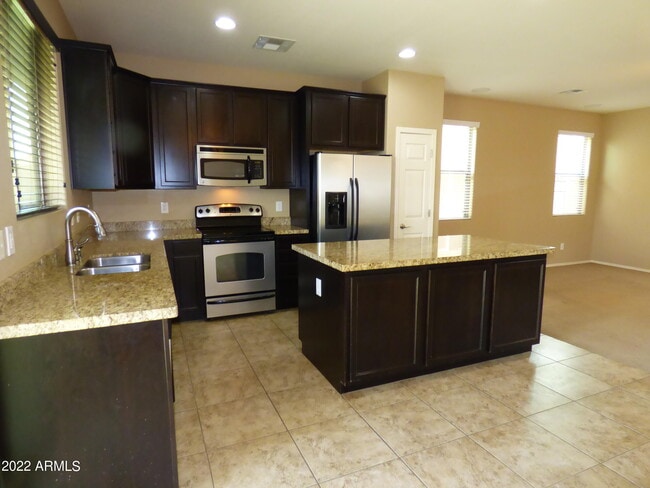 Building Photo - 8623 S 40th Dr