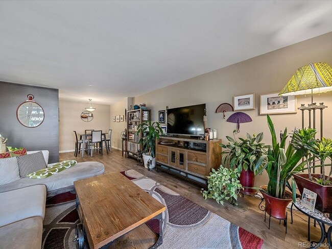 Building Photo - Condo 1Bed 1Bath - Long Realty and Property Management