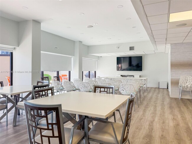 Building Photo - 3800 Galt Ocean Dr