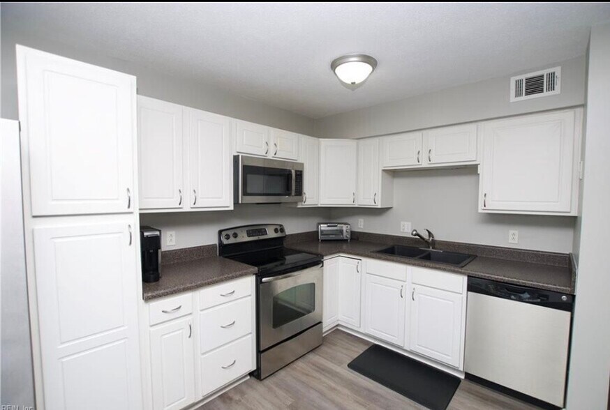 Building Photo - 1146 Indian Rd