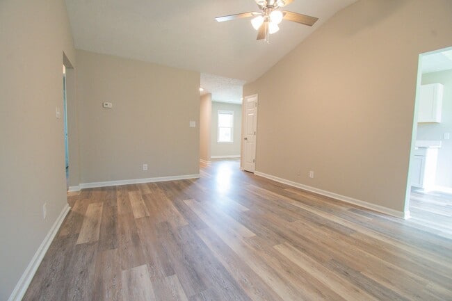 Building Photo - 621 Winthrop Ct
