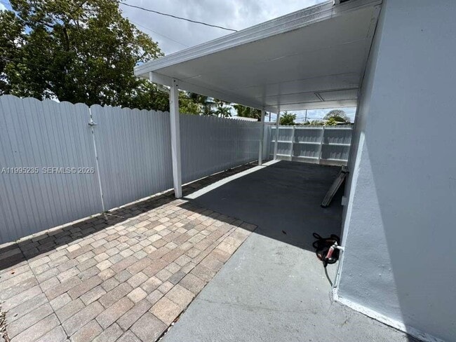 Building Photo - 230 E 56th St