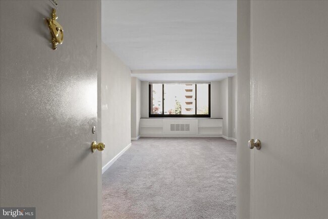 Building Photo - 1011 Arlington Blvd