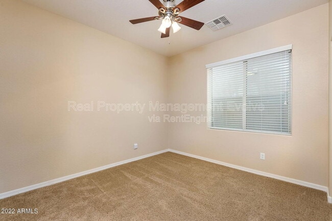 Building Photo - 1544 E Hummingbird Way