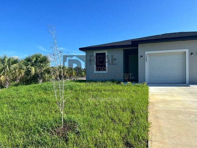 Building Photo - 1263 Hillcrest St E