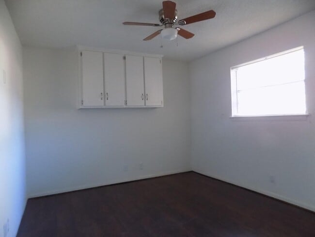 Building Photo - 1016 Billie Ruth Ln