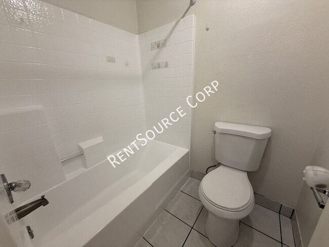 Building Photo - 37516 Lilacview Ave