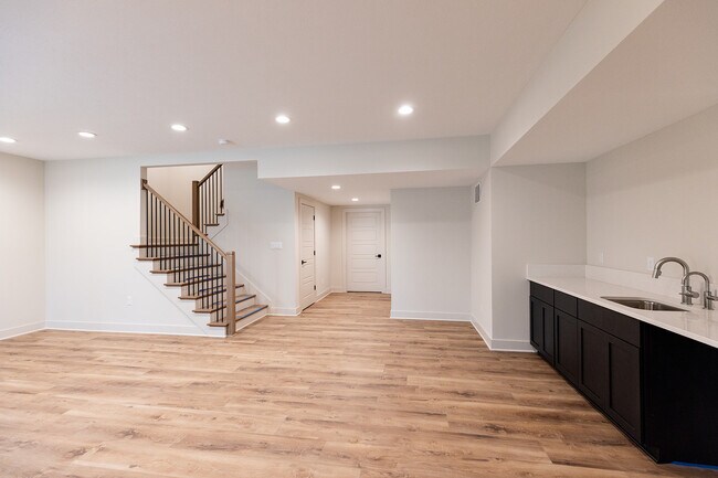 Building Photo - 871 Rosemary Gdns