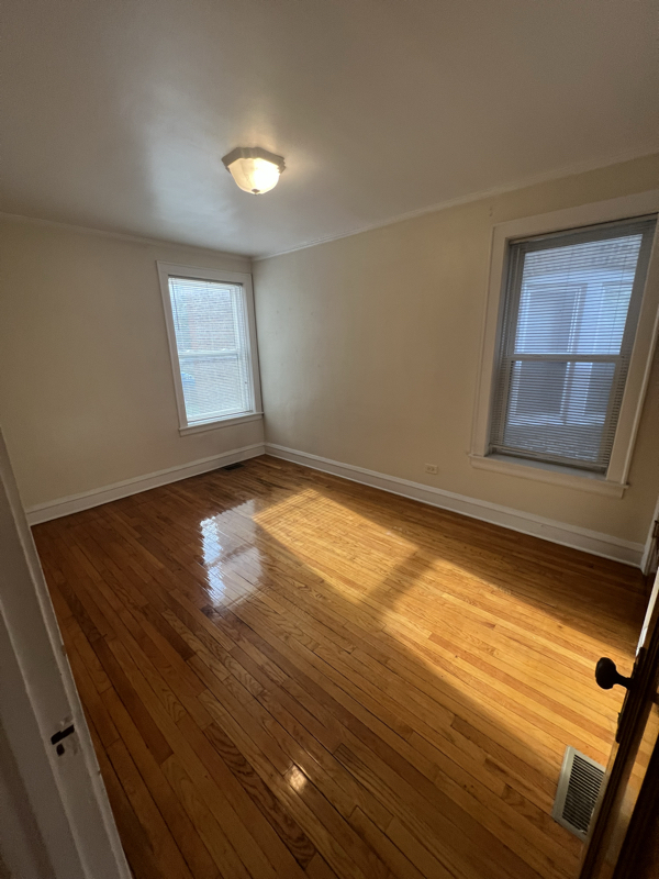 Building Photo - 5419 N Artesian Ave