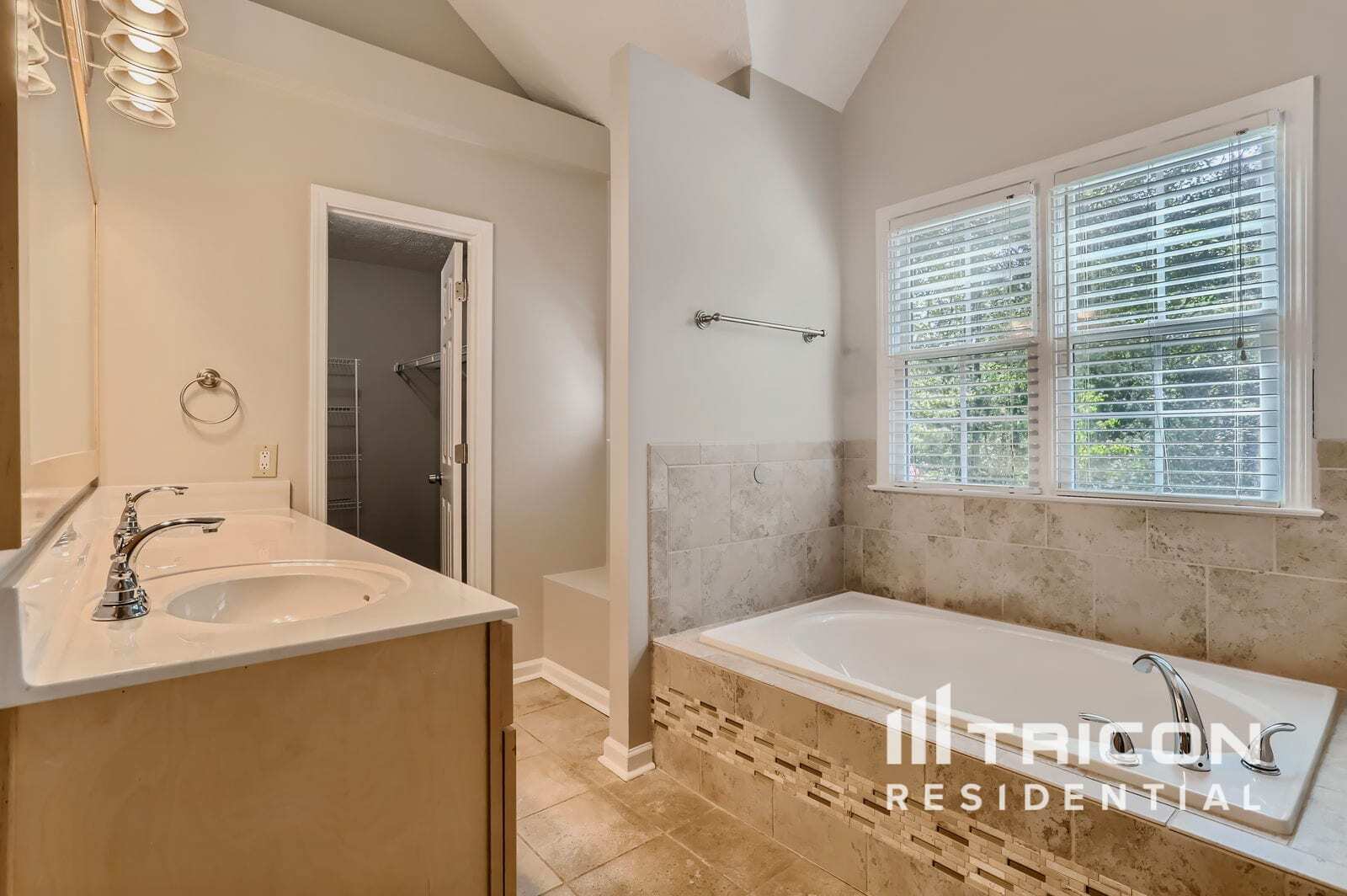 Building Photo - 105 Emerling Ln