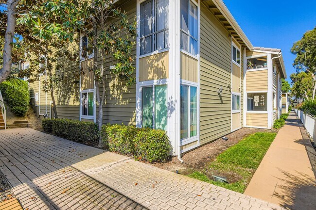 Building Photo - Spacious 3BR in Chula Vista – Renovated Ki...