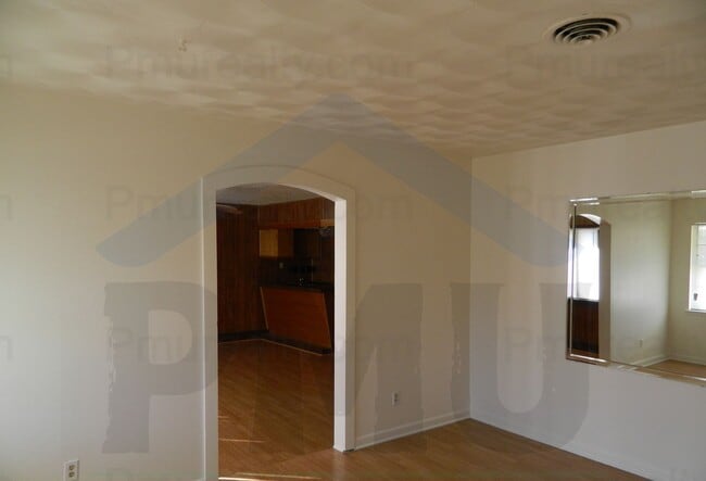 Building Photo - AVAILABLE NOW!!! Brick 3-Bed, 2-Bath with Fenced Yard & Burglar Bars