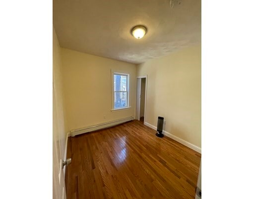 Building Photo - 68 Williams St