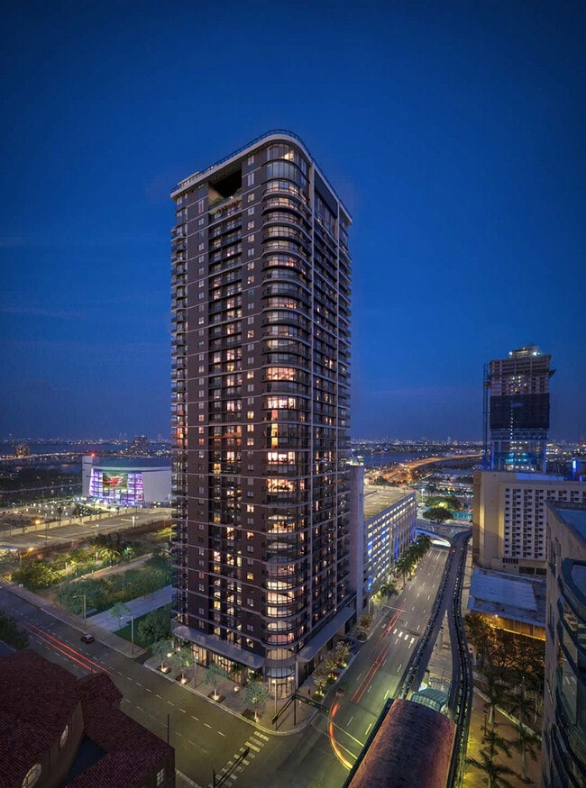 Building Photo - 121 NE 5th St