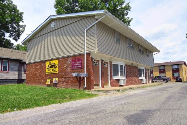 Building Photo - 404 E College St