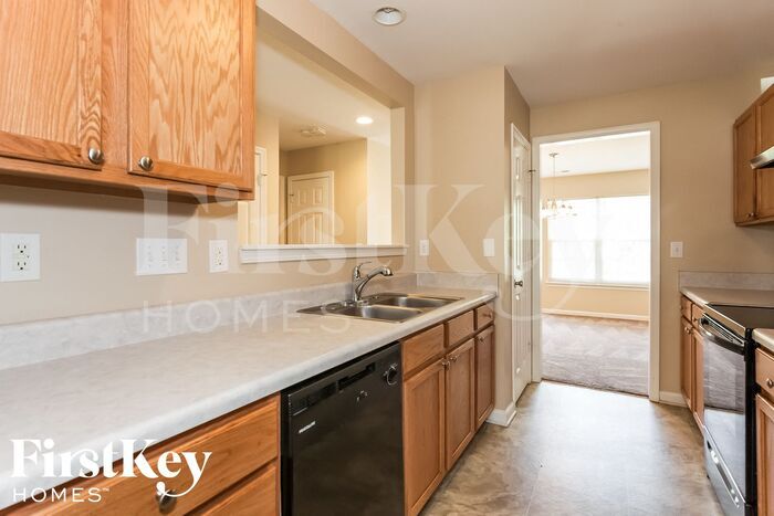 Building Photo - 605 Woodington Ln