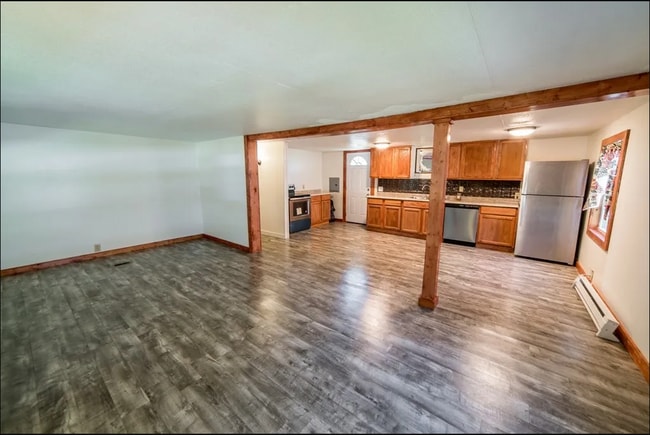 Primary Photo - 15 E Birch Dr
