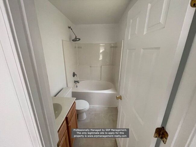 Building Photo - Great Three Bedroom Ranch with Fenced Yard...